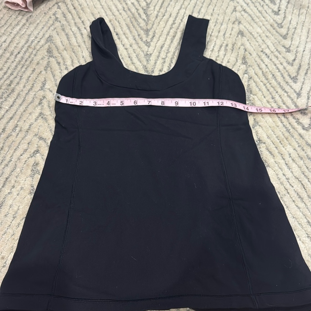 Lululemon tank size 4-6 (see measurements)